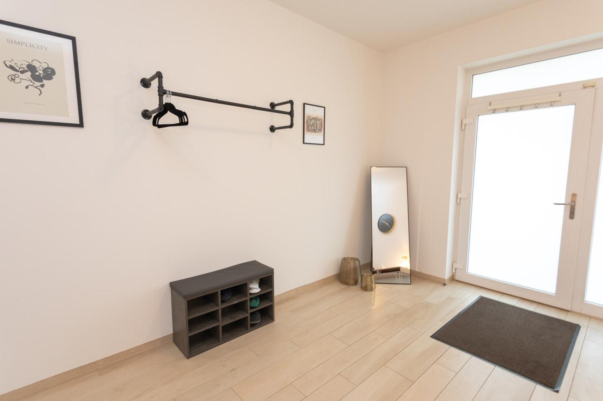 Stadthaus Mit 2 Schlafzimmern & Wohnzimmer Mit Kamin - Kostenloser Privat-Parkplatz Auf Dem Grundstueck Leipzig Exterior photo